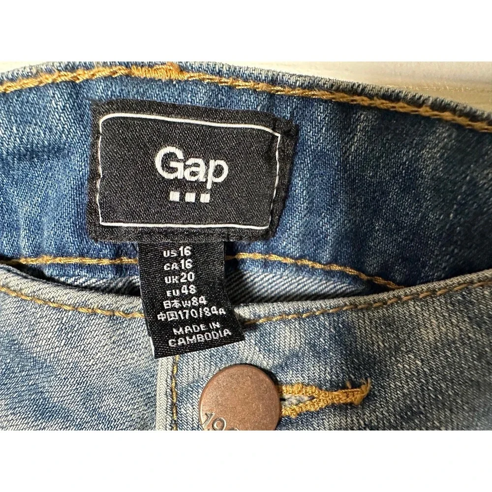 Gap Denim Shorts Women's Size 16 Blue Distressed‎ Wash Casual Everyday